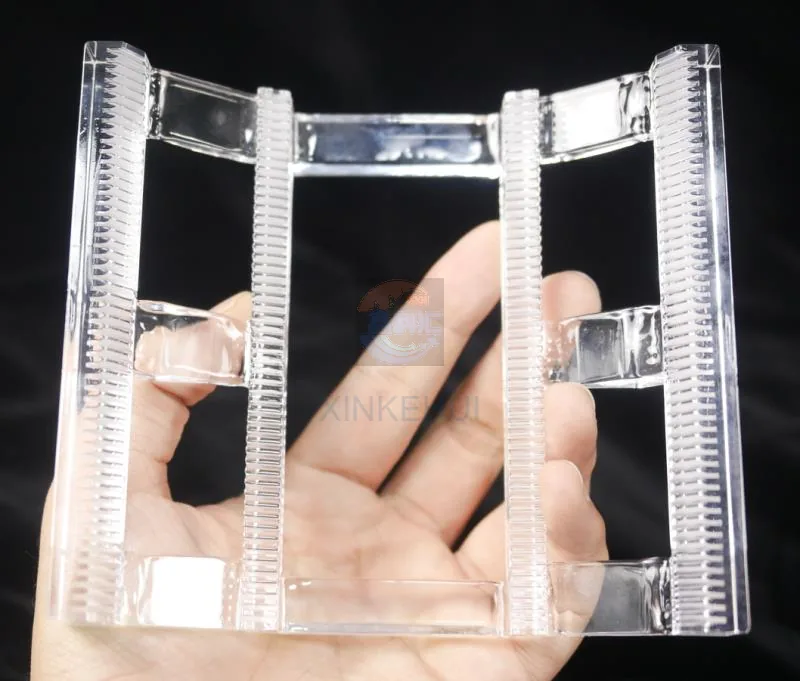 Quartz boat wafer carrier with precision slots